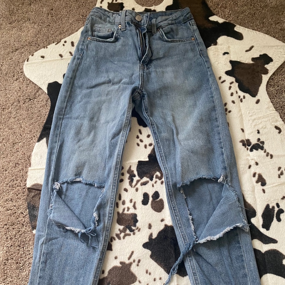 Distressed Boyfriend Jeans